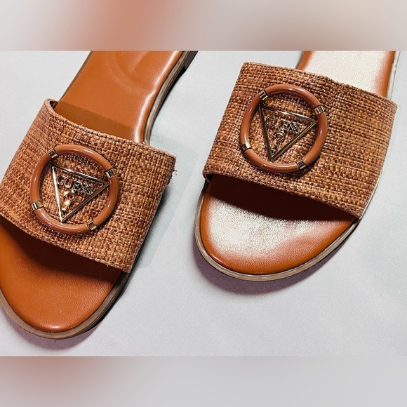 Guess Woven Strap Slides Logo Emblem Size 10 NWOT - Picture 3 of 5